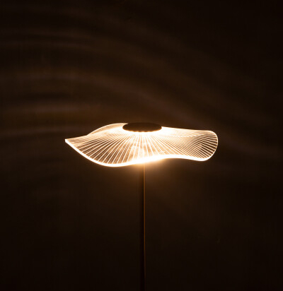 LAMPE LED FLEUR MET/PLAST OR S (23.5x23.5x31cm)