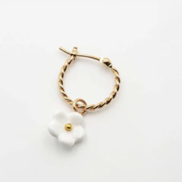 WHITE FLOWER MINI EARRING   /Mini créole fleur - Vendue à l'unité
